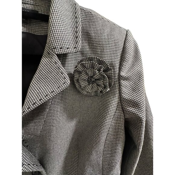 👗 2/$30 👗 Gray Houndstooth Blazer Jacket Sz 10 With Flower Accent - Picture 2 of 10
